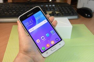   Samsung Galaxy J1 Duos 2016